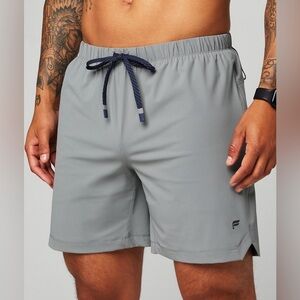 Fabletics Shadow Gray “The One” 7 in shorts, Men’s small